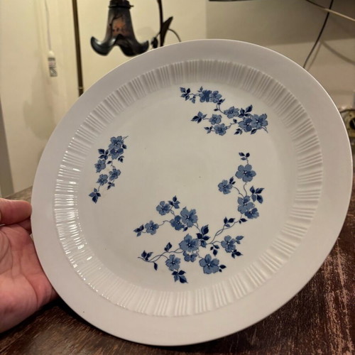 Porcelain platter with foot like new
