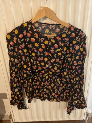 Zara floral blouse used, size Large, multicolor