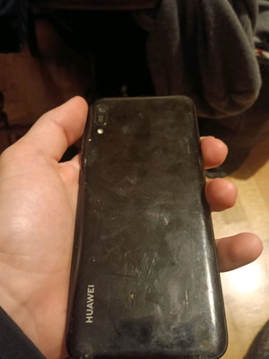 Huawei Y6 2019 μεταχειρισμένο, μαύρο, 32GB, Android με κάρτα μνήμης