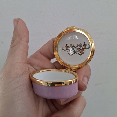 Vintage Halcyon Days enameled box with gold, new