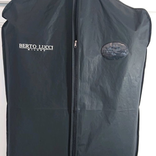 Berto Lucci men's black suit like new, size 48