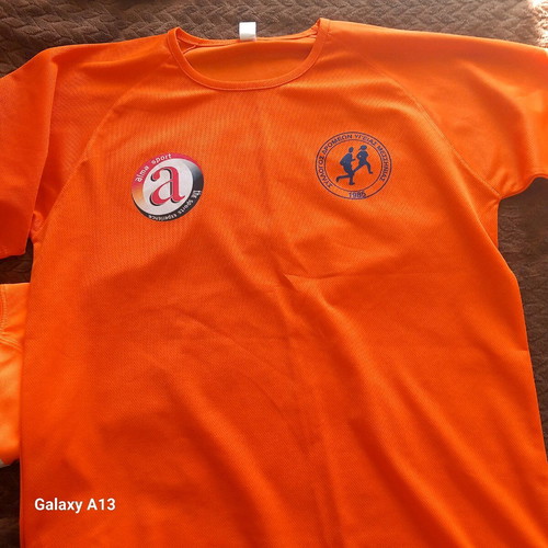Αθλητικά T-shirt σε άριστη κατάσταση, πακέτο 4, μεγέθη L και M