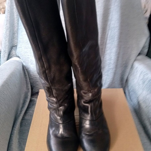 Vic Matie' leather knee-high boots like new, black size 37