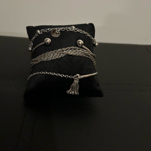 Set of 4 bracelets new, silver