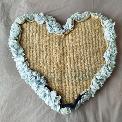 Heart-shaped rag rug bath mat like new, cotton fabric