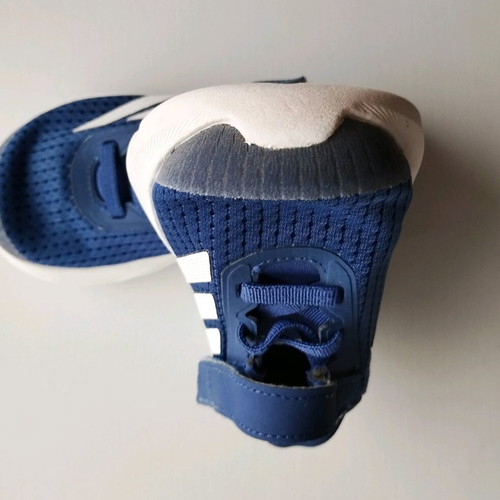 Βρεφικά παπούτσια Adidas νούμερο 23 σαν καινούργια, μπλε και άσπρα