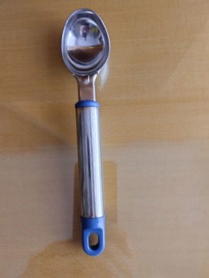 Κουτάλα παγωτού νέα