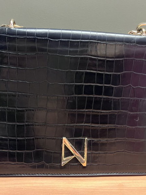 Nolah crossbody and shoulder bag like new, black