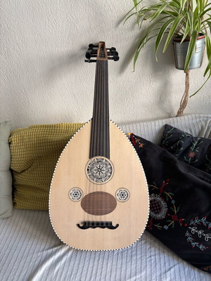 Oud like new from Istanbul with decorated rosettes