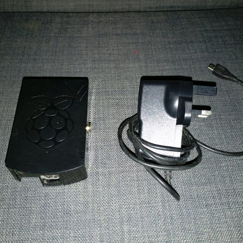 Raspberry Pi Model 1 2011 used, Model B Revision 512 MB RAM with case and charger