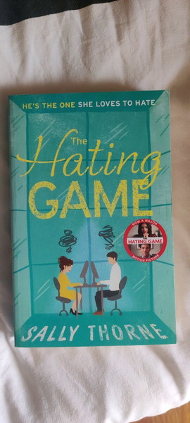 Αγγλικό βιβλίο The hating game