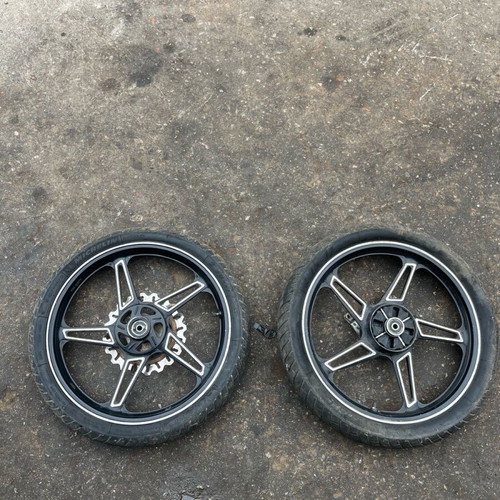 Peugeot rims like new with tires and inner tubes