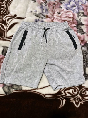Shorts bermuda with zipper pockets Large like new, grey
