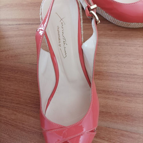 Chaniotakis platforms size 40 like new, beige pink