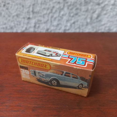 Matchbox Lesney No. 39 Rolls Royce toy car like new, silver