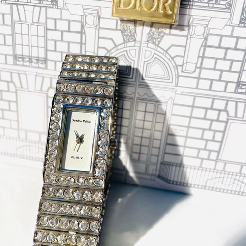 Women's watch with stones Quartz new, silver