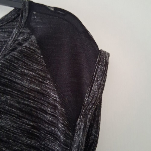 Short-sleeve t-shirt like new, size L, black and white
