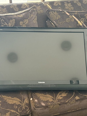 Τηλεόραση Toshiba 36 ιντσών σαν καινούργια, με βάση, χωρίς τηλεκοντρόλ