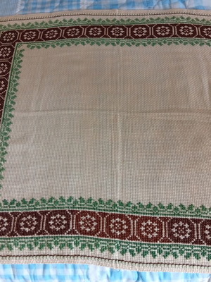 Tablecloth carré like new, 0.65×0.74 m