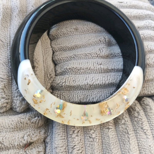 Bracelet new black and white with fixed design and rhinestones