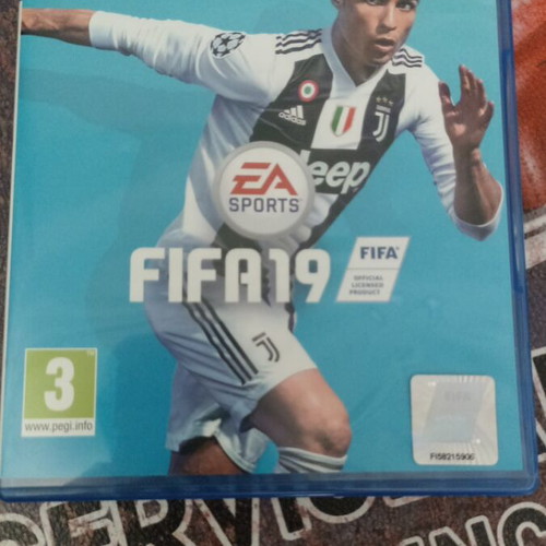 FIFA 19 PS4 game