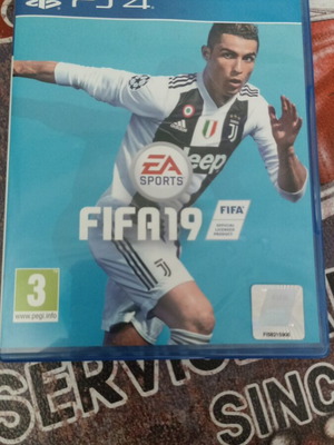 FIFA 19 PS4 game