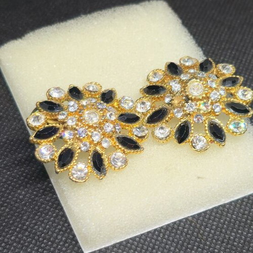Vintage gold earrings with white and black crystals clip-on, like new