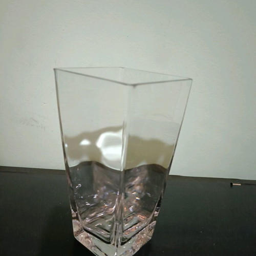 Glass vase like new, transparent modern design