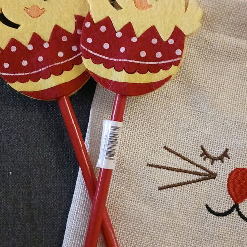 Fabric handbag like new with embroidered details and 2 pencils