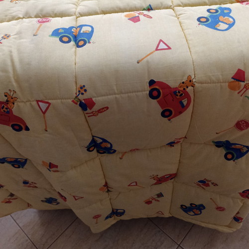 Double quilt new two-sided with blue and soft yellow trim