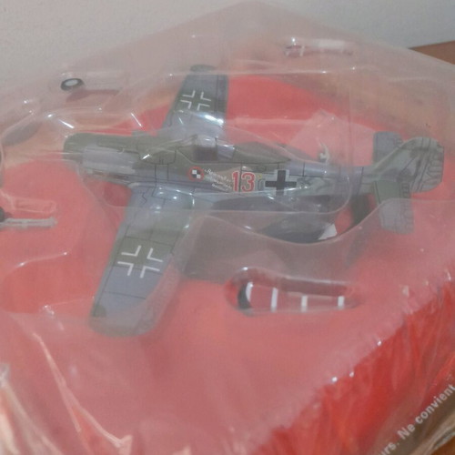 Metallic World War II fighter plane Deagostini new
