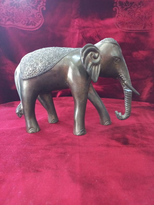 Decorative brass elephant like new