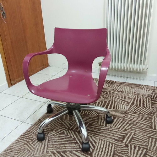 Bookshelf and chair used with detachable column