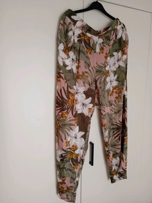 Mango παντελόνα τύπου σατέν large καινούργια πολύχρωμη