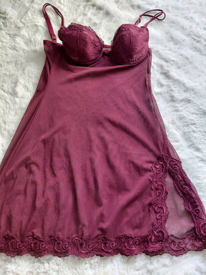 Luna διάφανο δαντελένιο νυχτικό s/m σαν καινούργιο, με μπούστο, κόκκινο