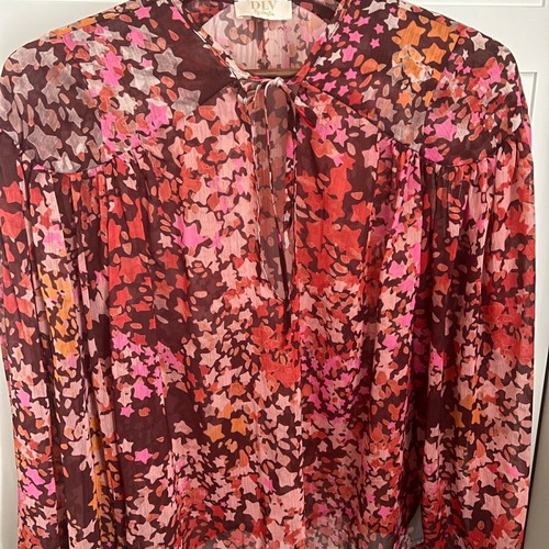 Dlv shirt like new with puffed sleeves