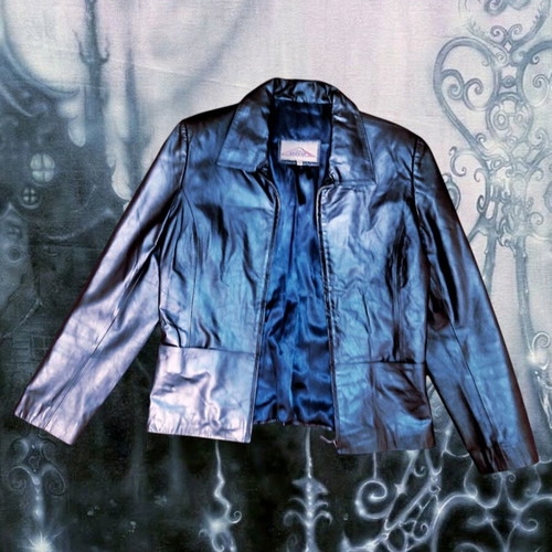 Leather Jacket Blue used, with collar and zippers