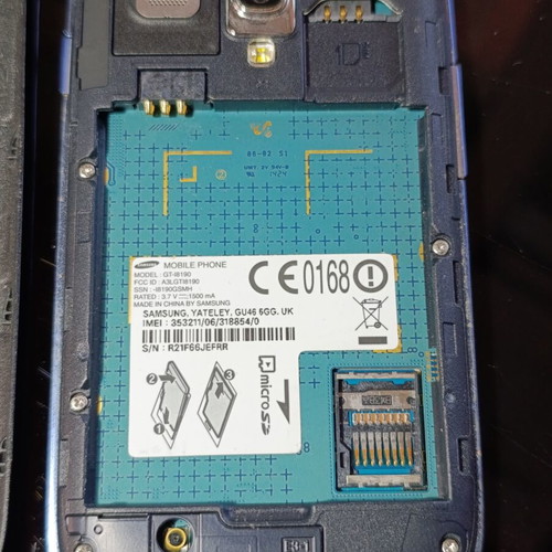 Samsung I8190 Galaxy S III mini used for parts, cracked screen, no battery