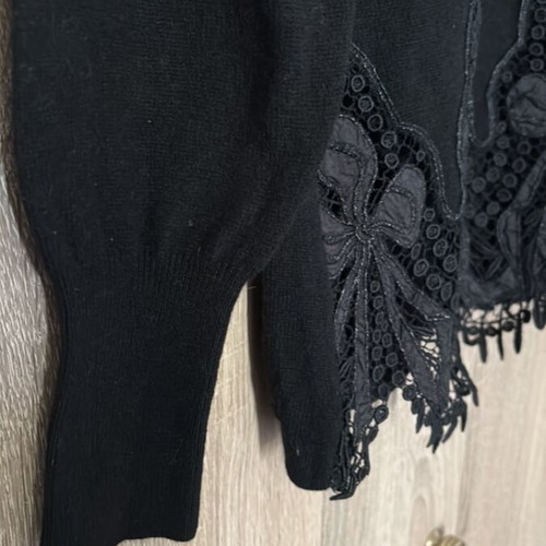 Blumarine blouse with embroidery like new, 50% Kashmir 50% Wool, black, size L