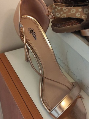 Sandal used, gold tone, size 41