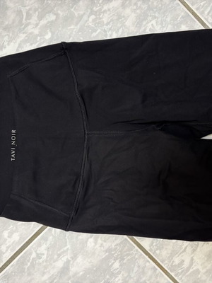 Tavi Noir women's shorts like new, black, size XS