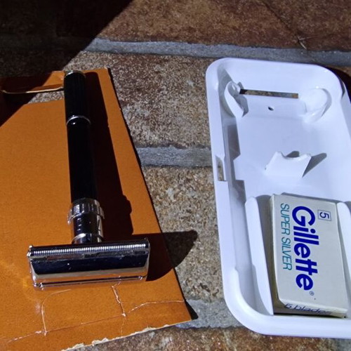 Gillette Vintage Adjustable Razor like new with sealed blades