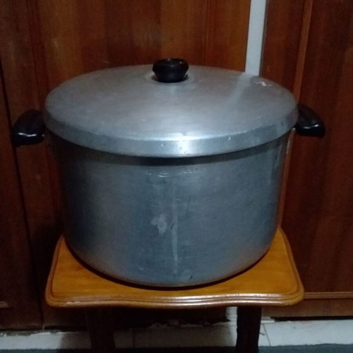 Large vintage pot