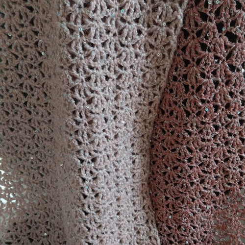 Long knitted scarf with angora, acrylic, lurex and sequins, pink rose ash