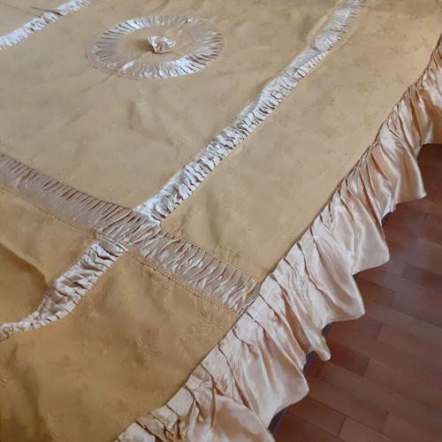 Vintage satin bedspread with pillowcase from 1970, like new