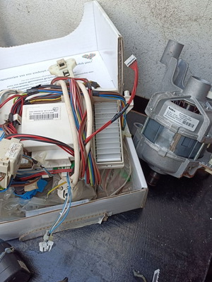 Ανταλλακτικά πλυντηρίου Ariston Hotpoint μεταχειρισμένα, λειτουργικά