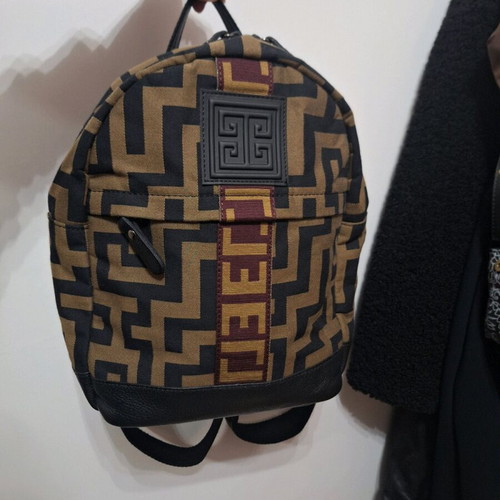 El Bag Tsantilis backpack like new, black with green olive and burgundy