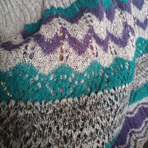 Knitted dress like new, size M, gray with petrol and purple patterns
