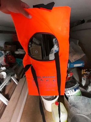 Child life jacket like new