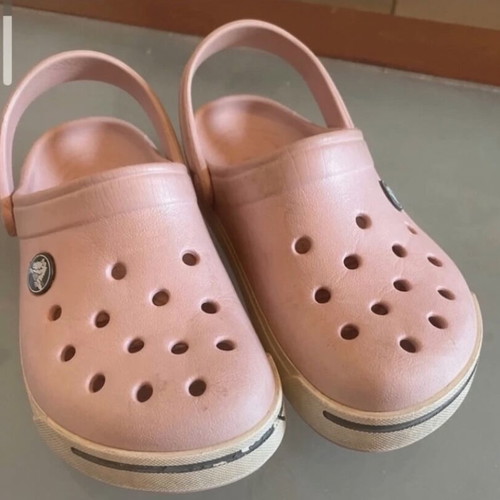 Crocs kids pink iridescent like new, size 30, sandals